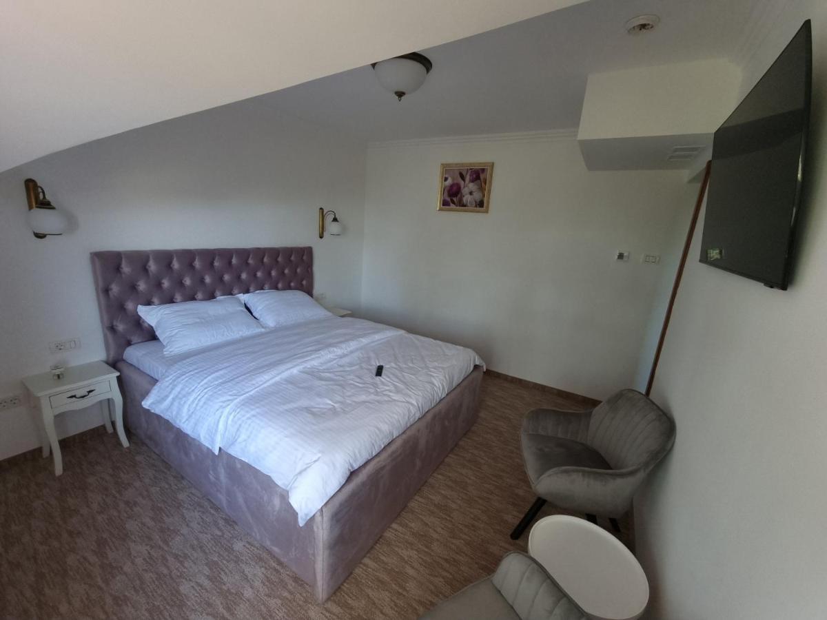 Mini Paradis Motel Oradea Ngoại thất bức ảnh