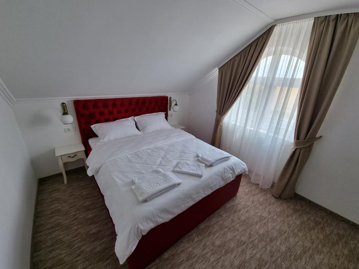 Mini Paradis Motel Oradea Ngoại thất bức ảnh